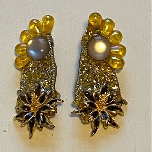 1960s Flower + Glitter Enamel Clip On Earrings